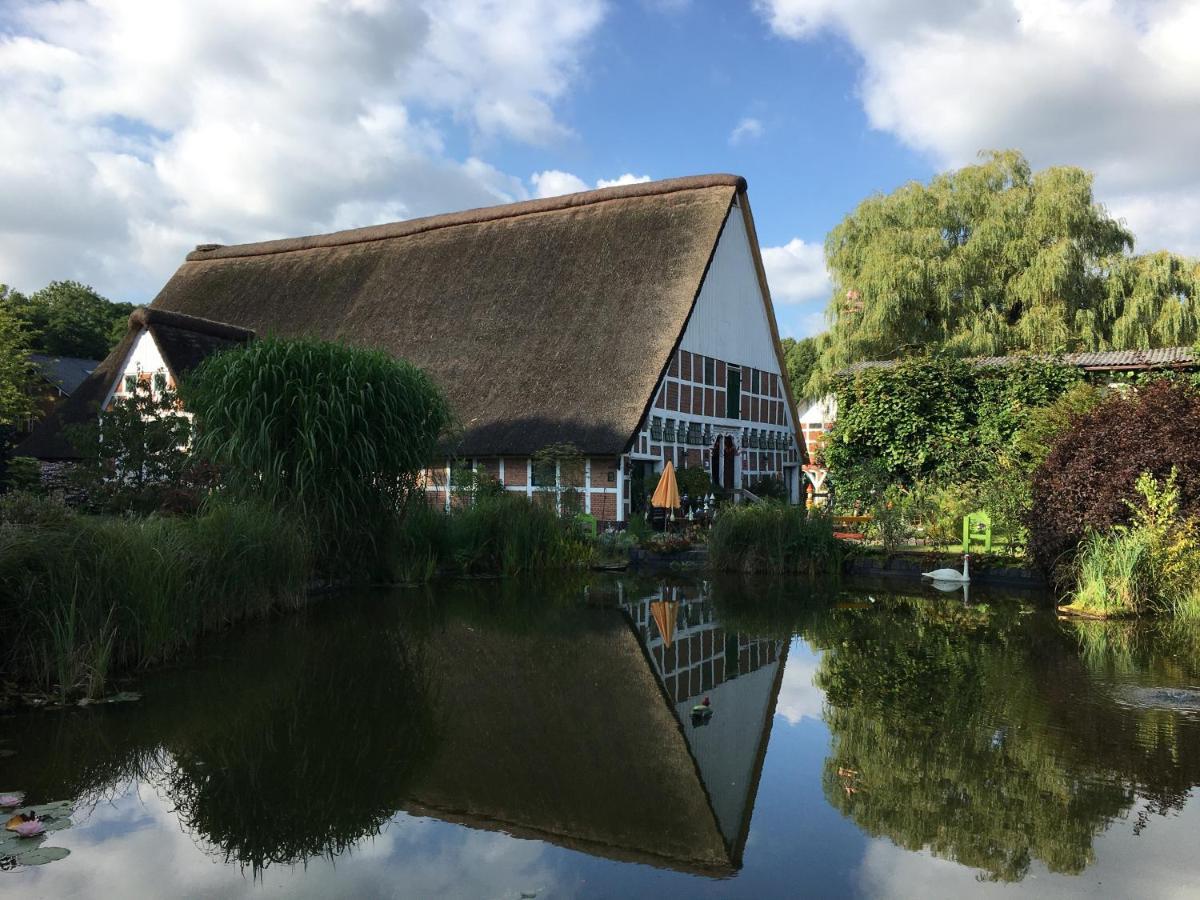 Отель Taubenhof - Gut Cadenberge Экстерьер фото