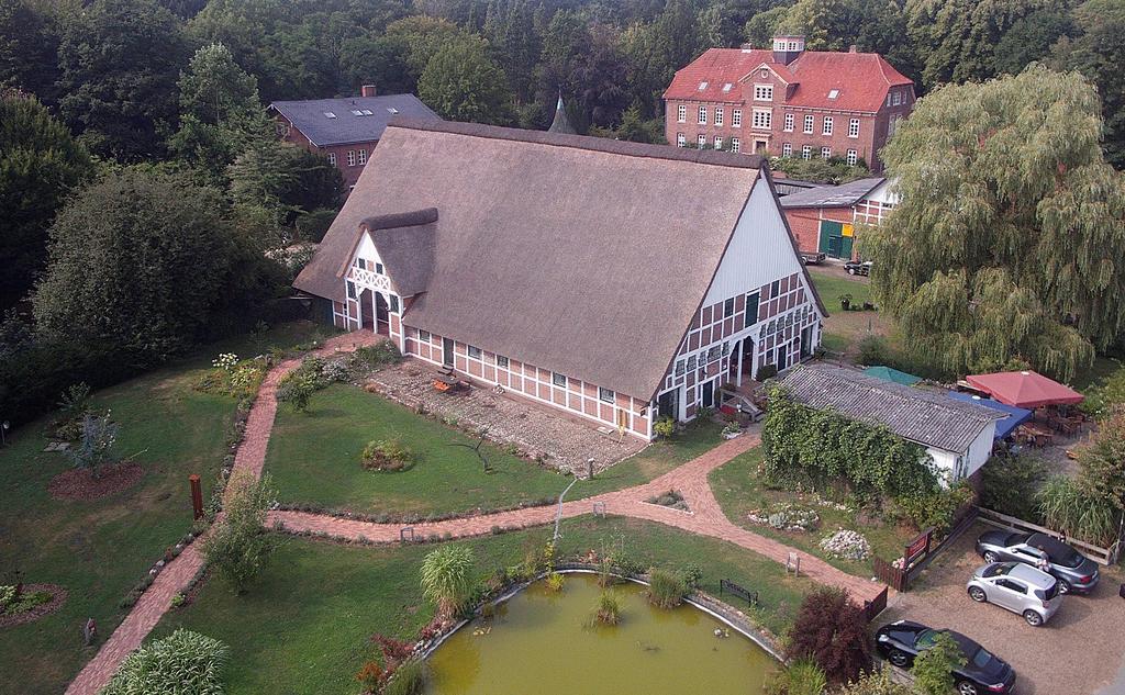 Отель Taubenhof - Gut Cadenberge Экстерьер фото